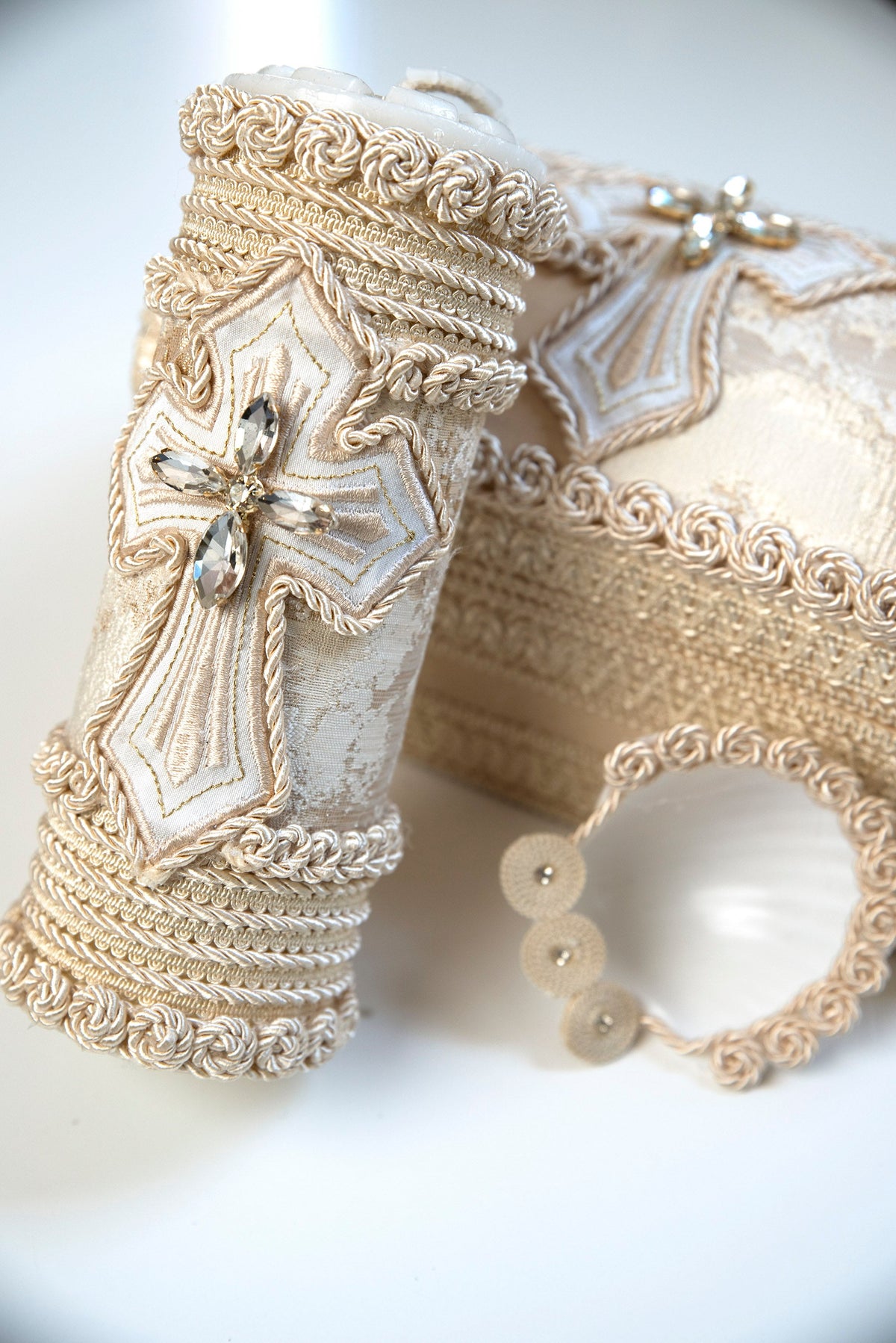 Catholic baptism candle set with shell and white baptism cloth