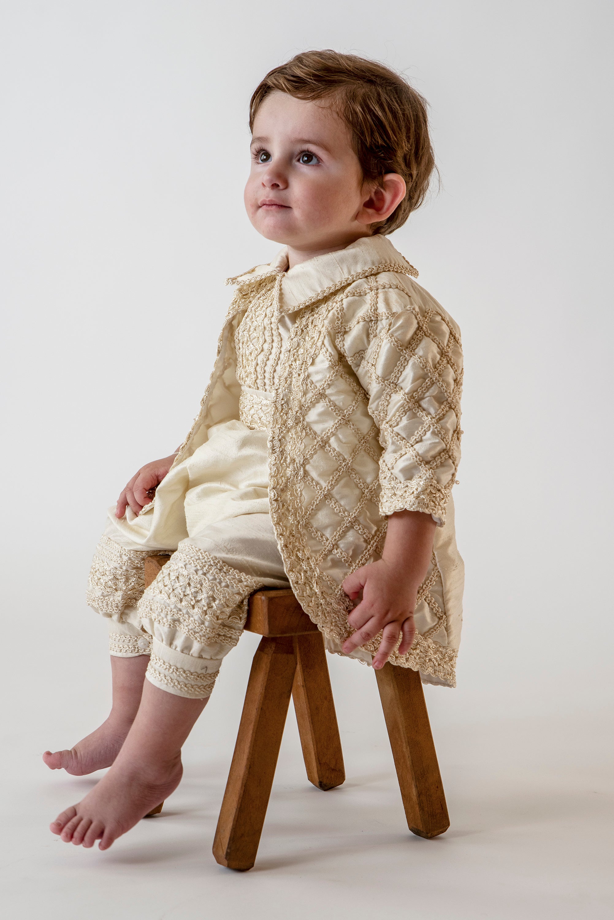 5 pieces: Pants, Jacket, Shirt, Matching Shoes And Matching Hat