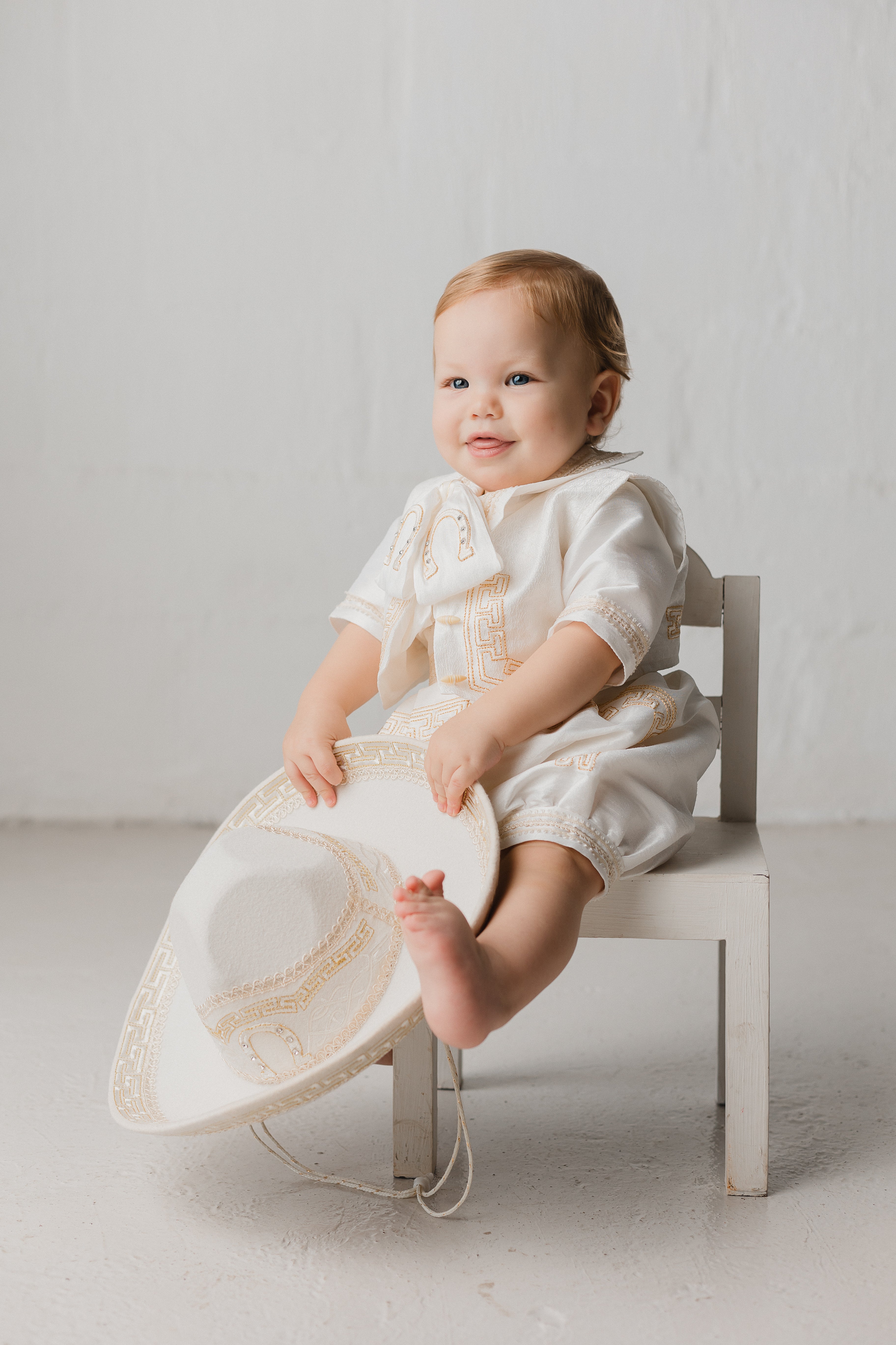 Christening outfit for boys, available in ivory or white color