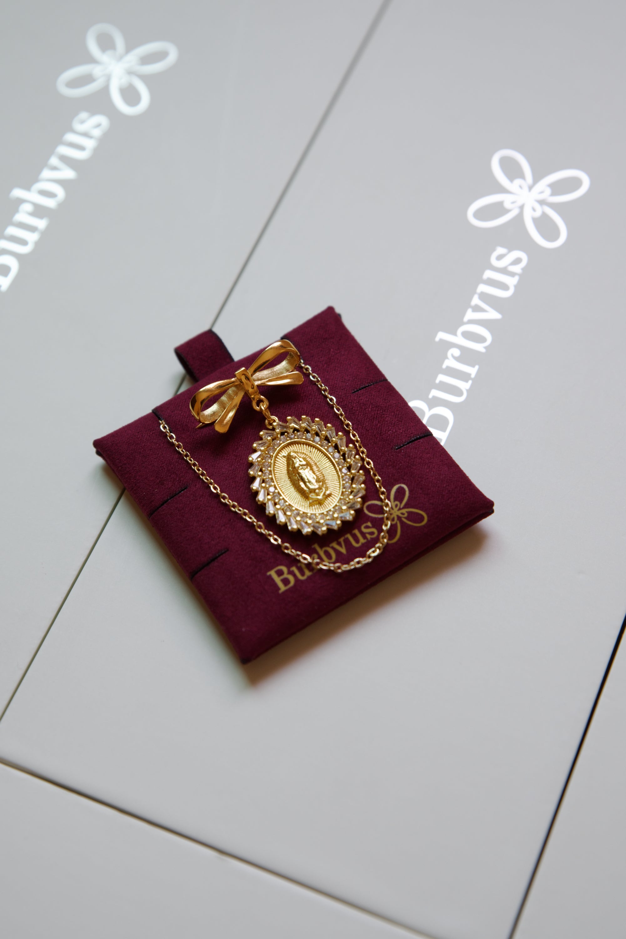 Virgin Mary Medal Pin G049
