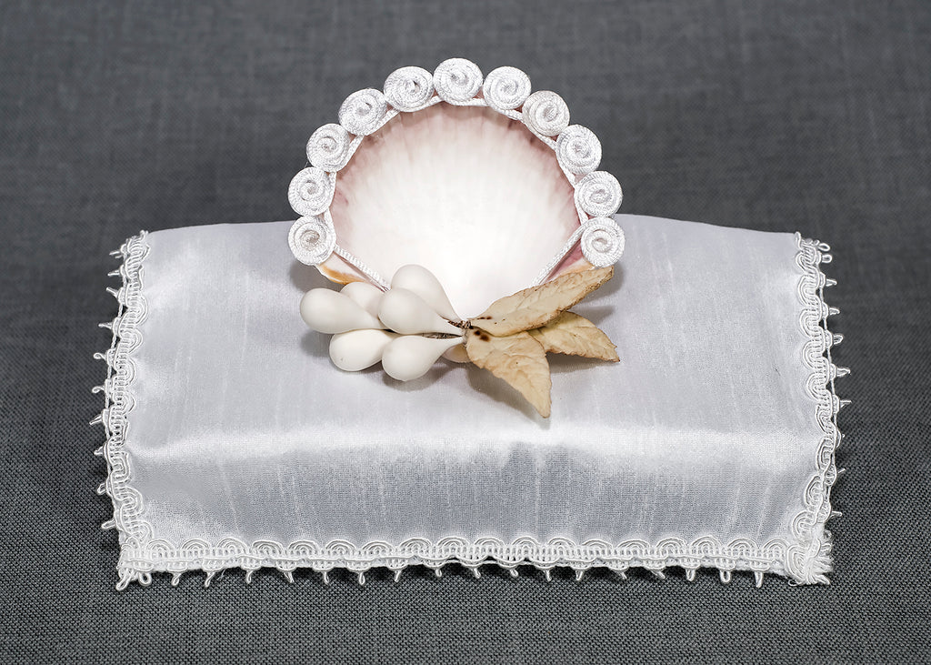 Handcrafted shell for baptism