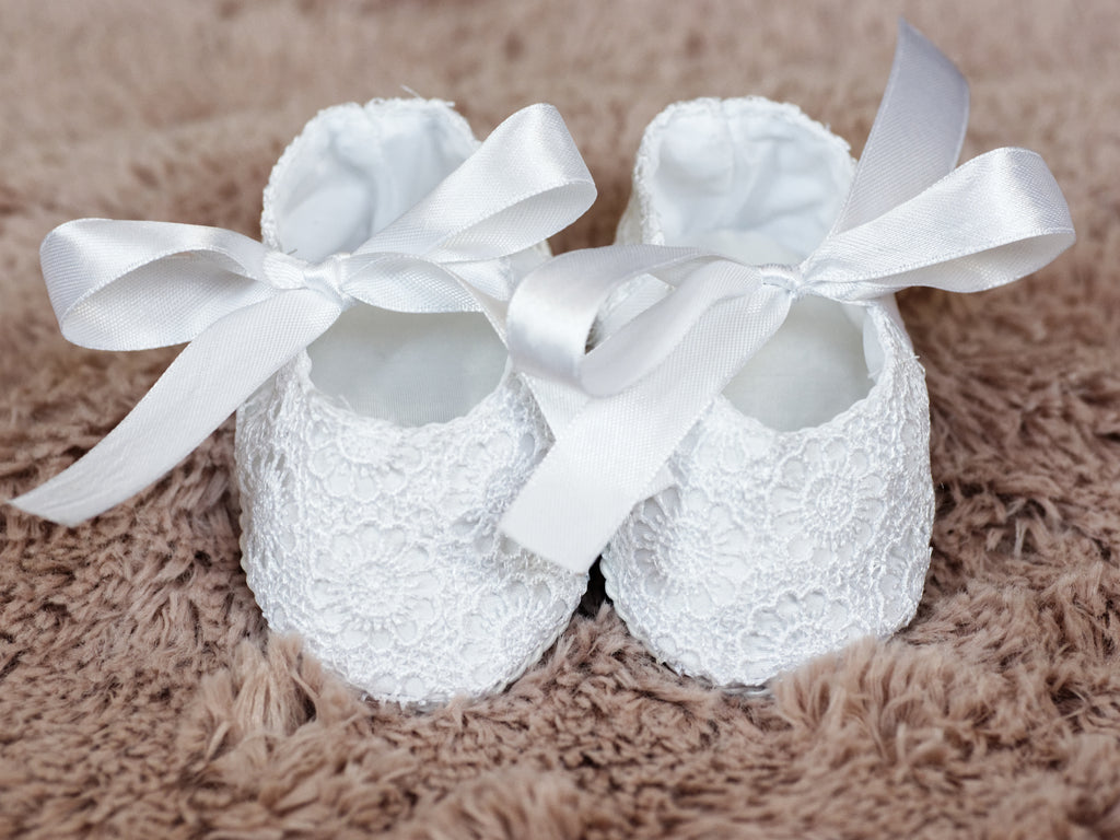 white baby girl shoes handmade for christening or blessing Burbvus G030