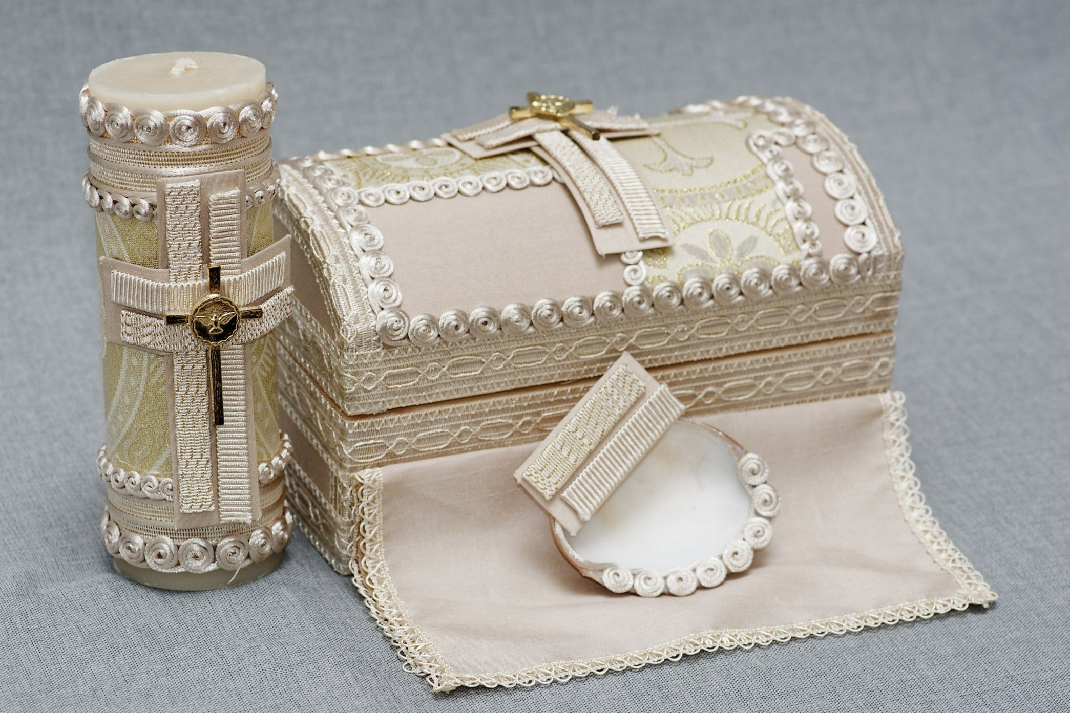 baptism candle set with wood chest burbvus 19